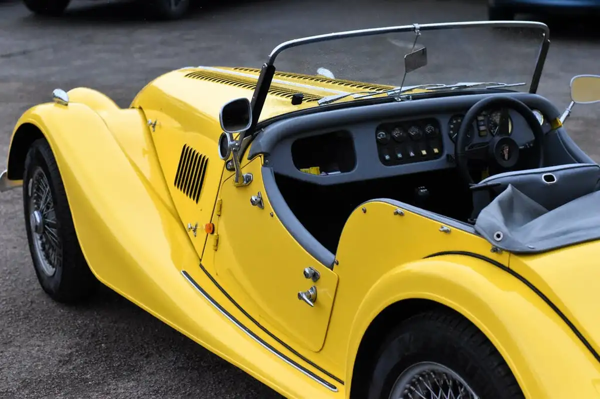 1993-morgan-44-18-2-seat-big-12