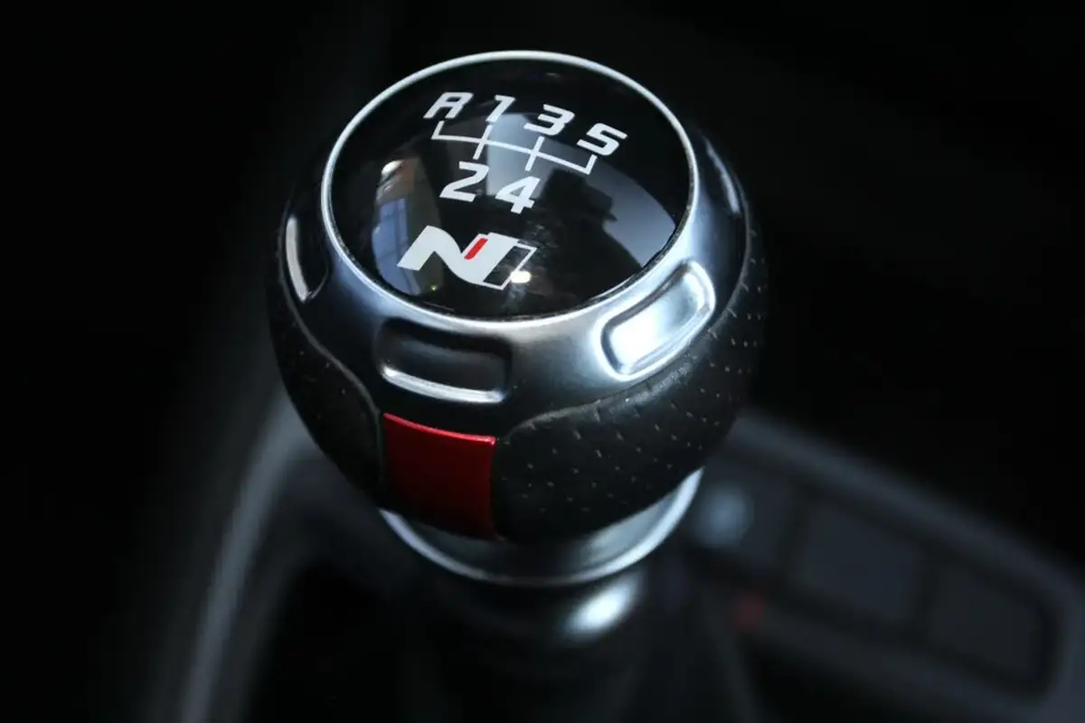 2022-hyundai-i10-10-t-gdi-n-line-big-28