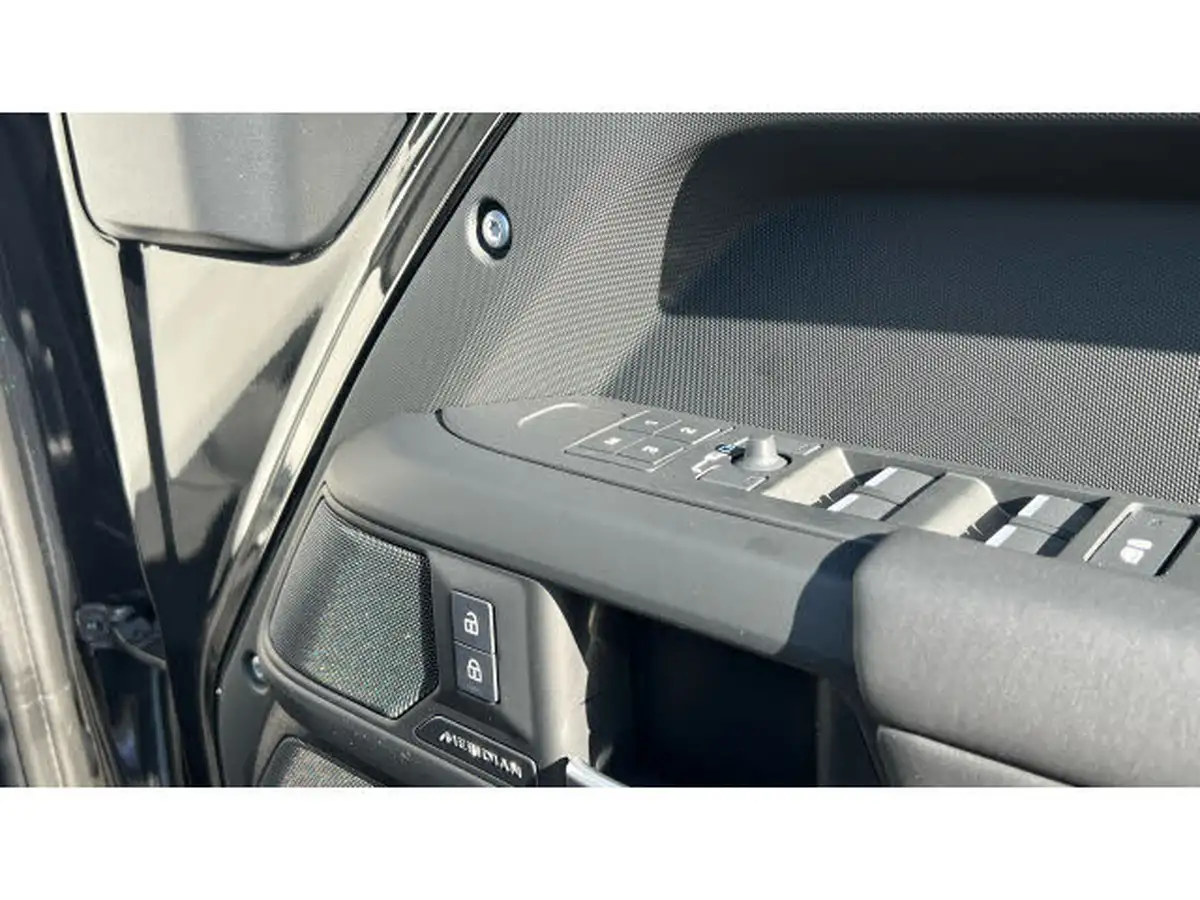 2024-land-rover-110-defender-30-d350-x-dynamic-se-big-35