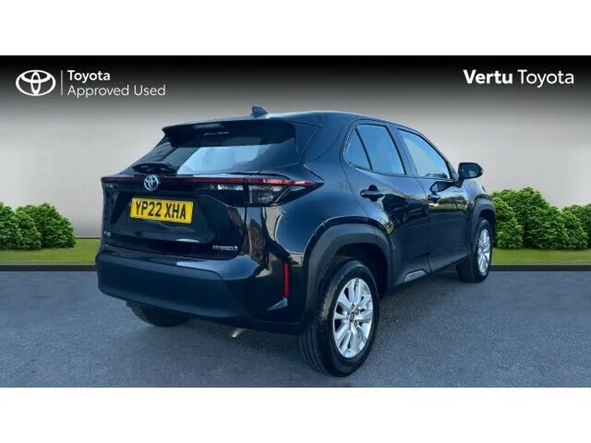 2022-toyota-yaris-cross-15-vvt-i-icon-big-1