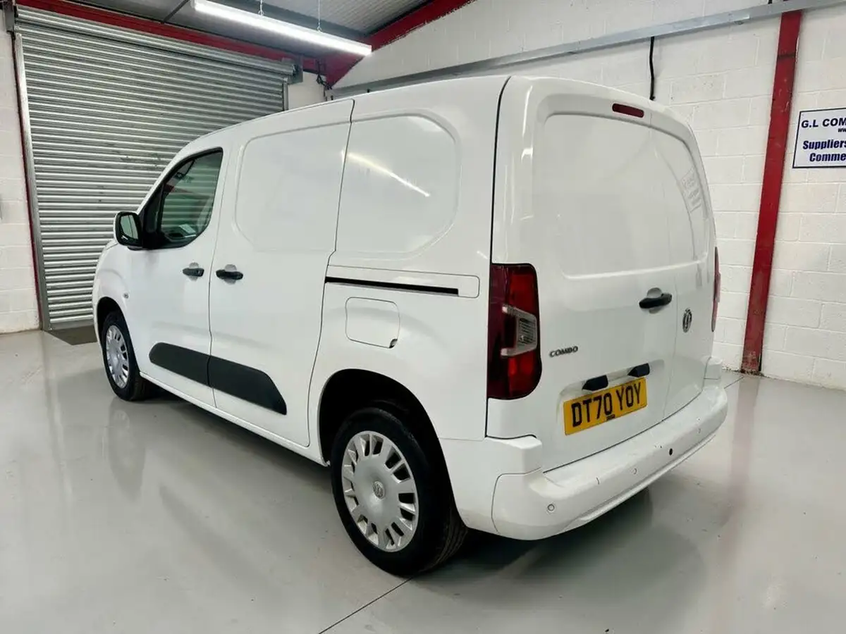 2021-vauxhall-combo-15cdti-sportive-2300-100pseu6dt-l1h1-panel-big-2