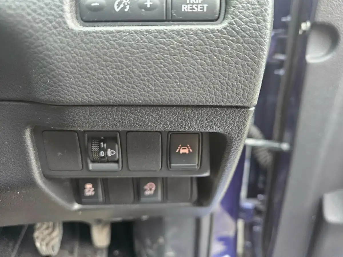 2016-nissan-qashqai-15dci-n-connecta-99g-big-9