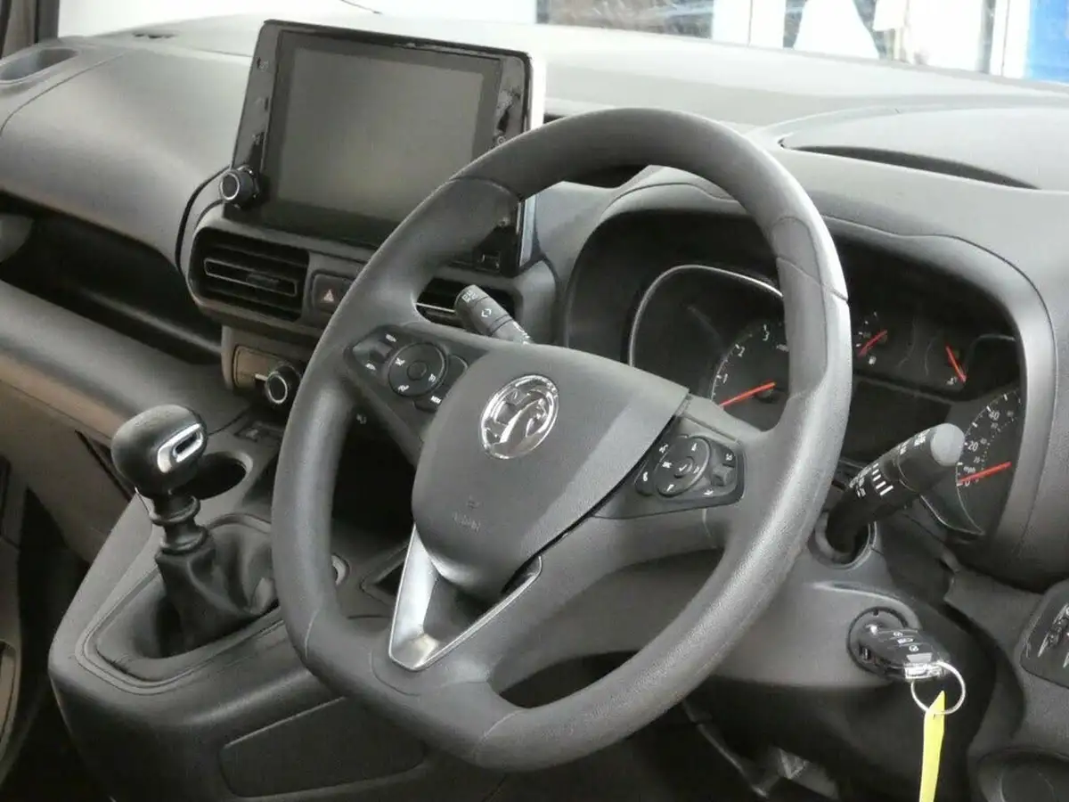 2019-vauxhall-combo-life-12i-energy-xl-110ps-big-37