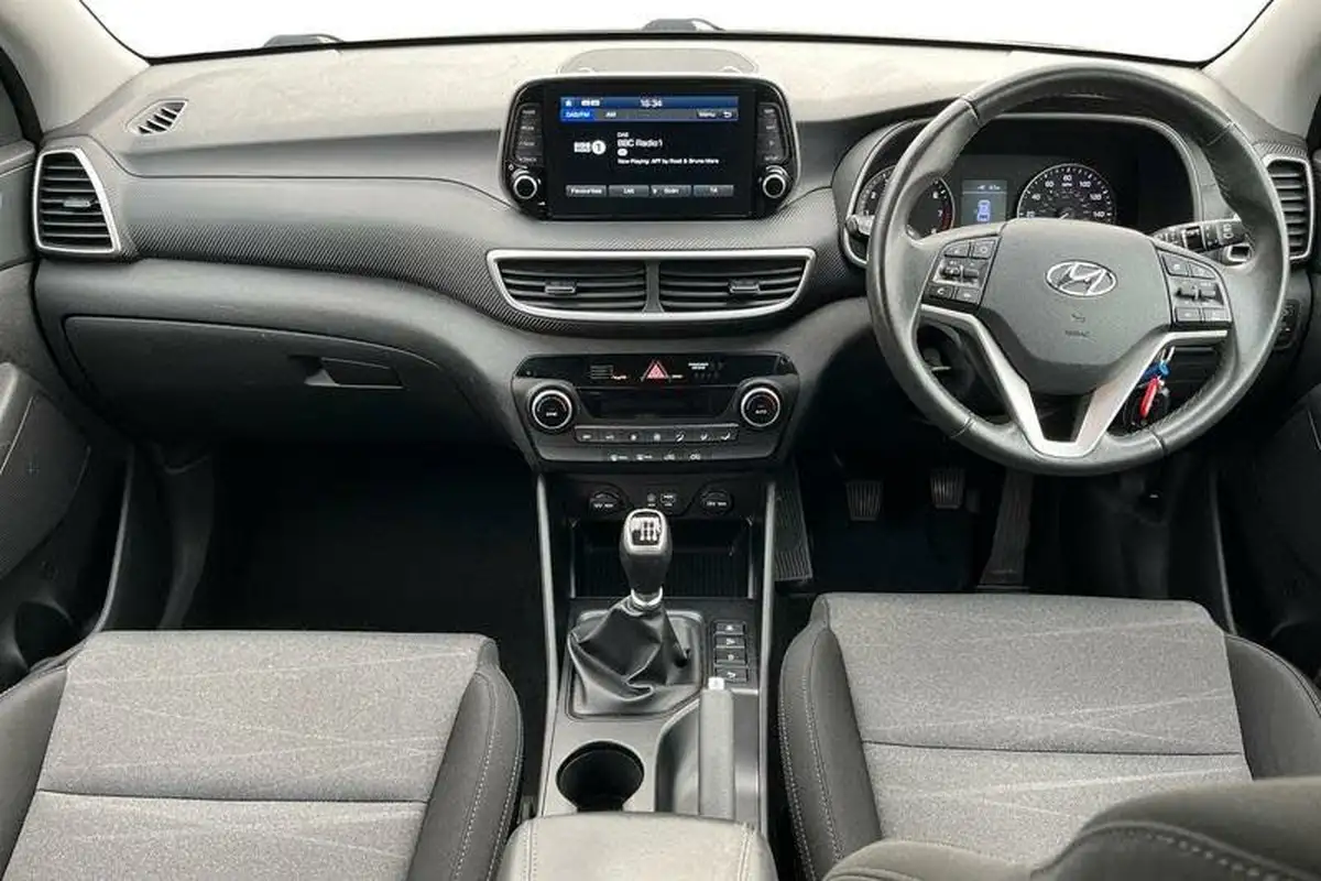 2019-hyundai-tucson-16-gdi-se-nav-big-9