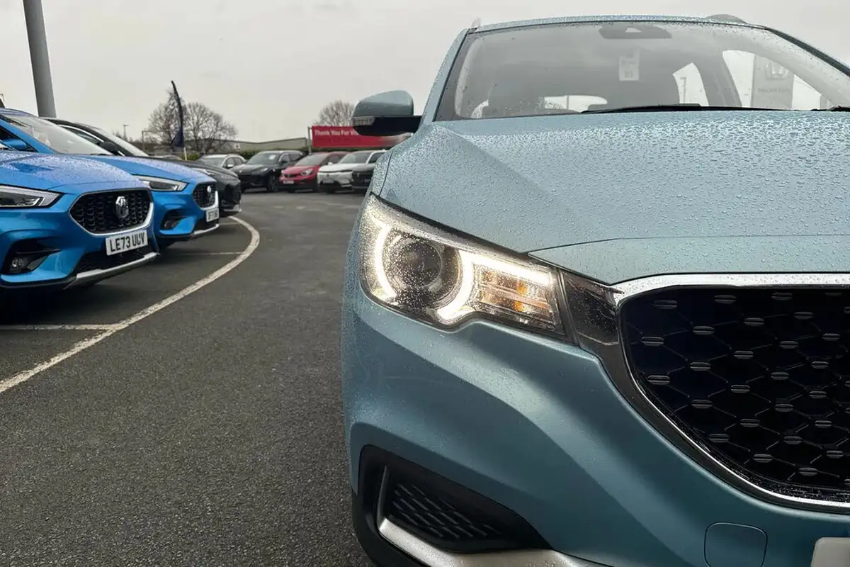 2020-mg-zs-suv-e-exclusive-ev-big-17