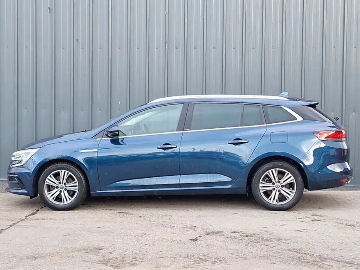 2021-renault-megane-16-iconic-sport-tourer-big-3