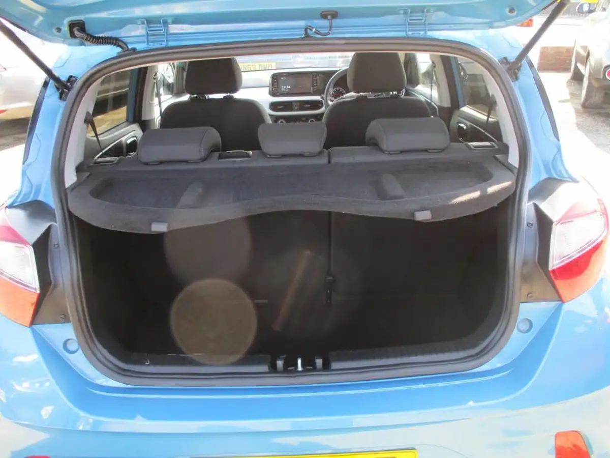 2022-hyundai-i10-12-premium-auto-big-7