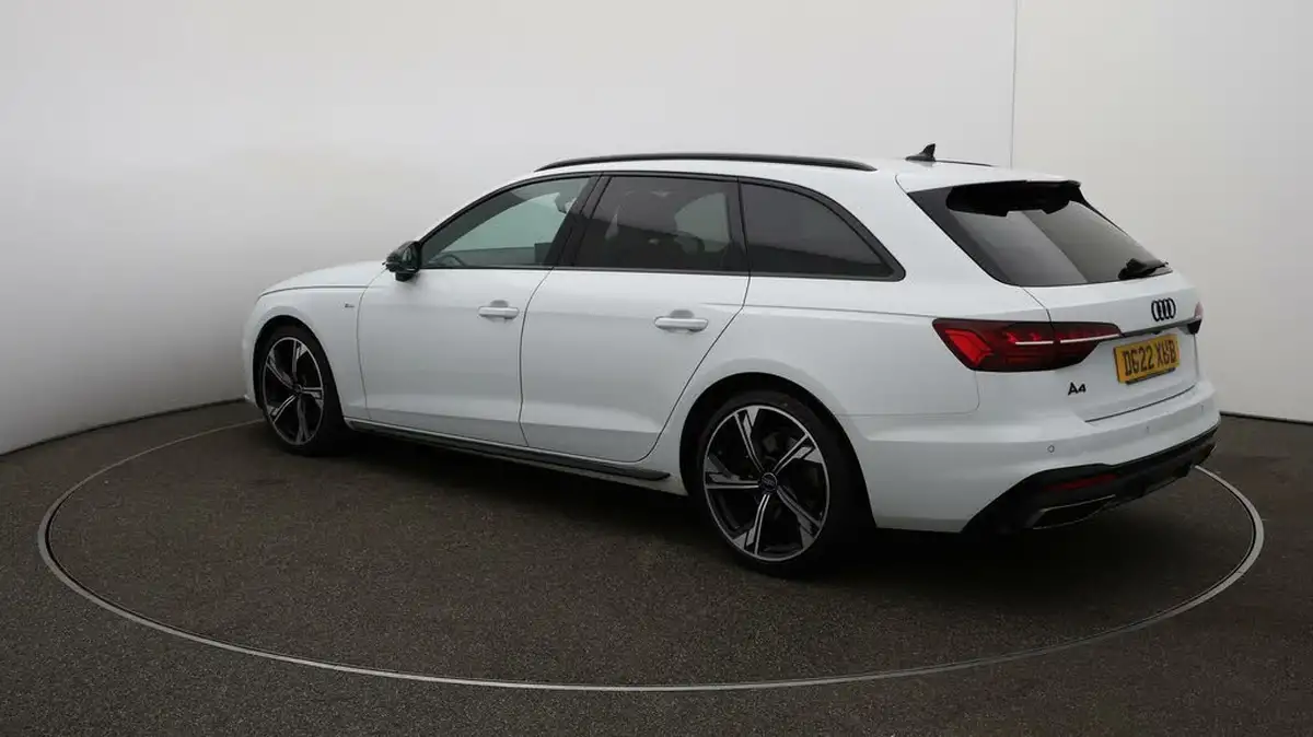 2022-audi-a4-avant-20-35-tfsi-black-edition-s-tronic-big-56