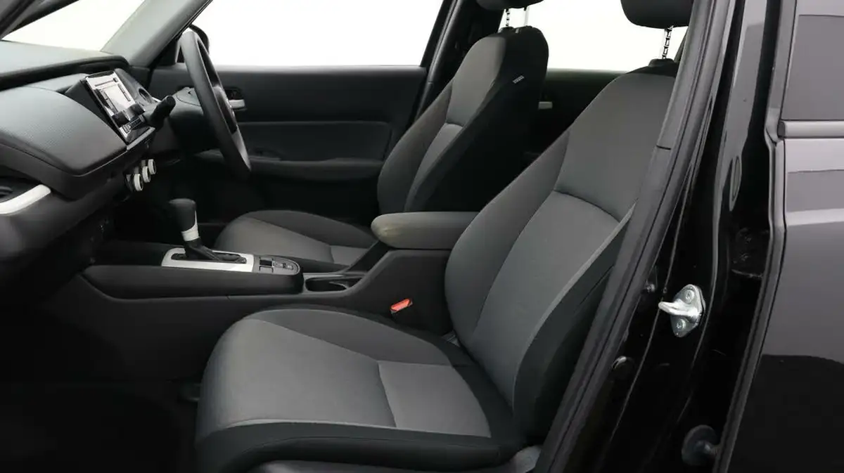 2022-honda-jazz-15-i-mmd-se-109ps-big-13