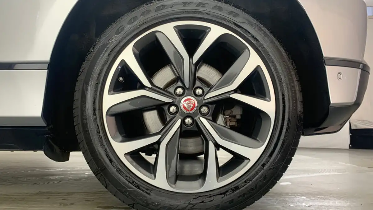 2019-jaguar-i-pace-ev400-hse-big-16