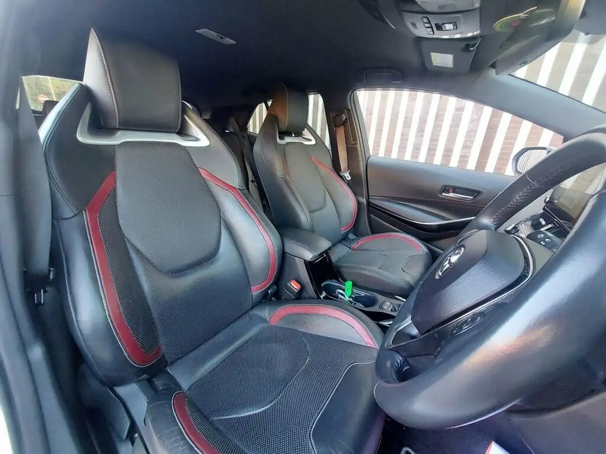 2022-toyota-corolla-18-vvt-i-excel-120bhp-trk-hatchback-big-16