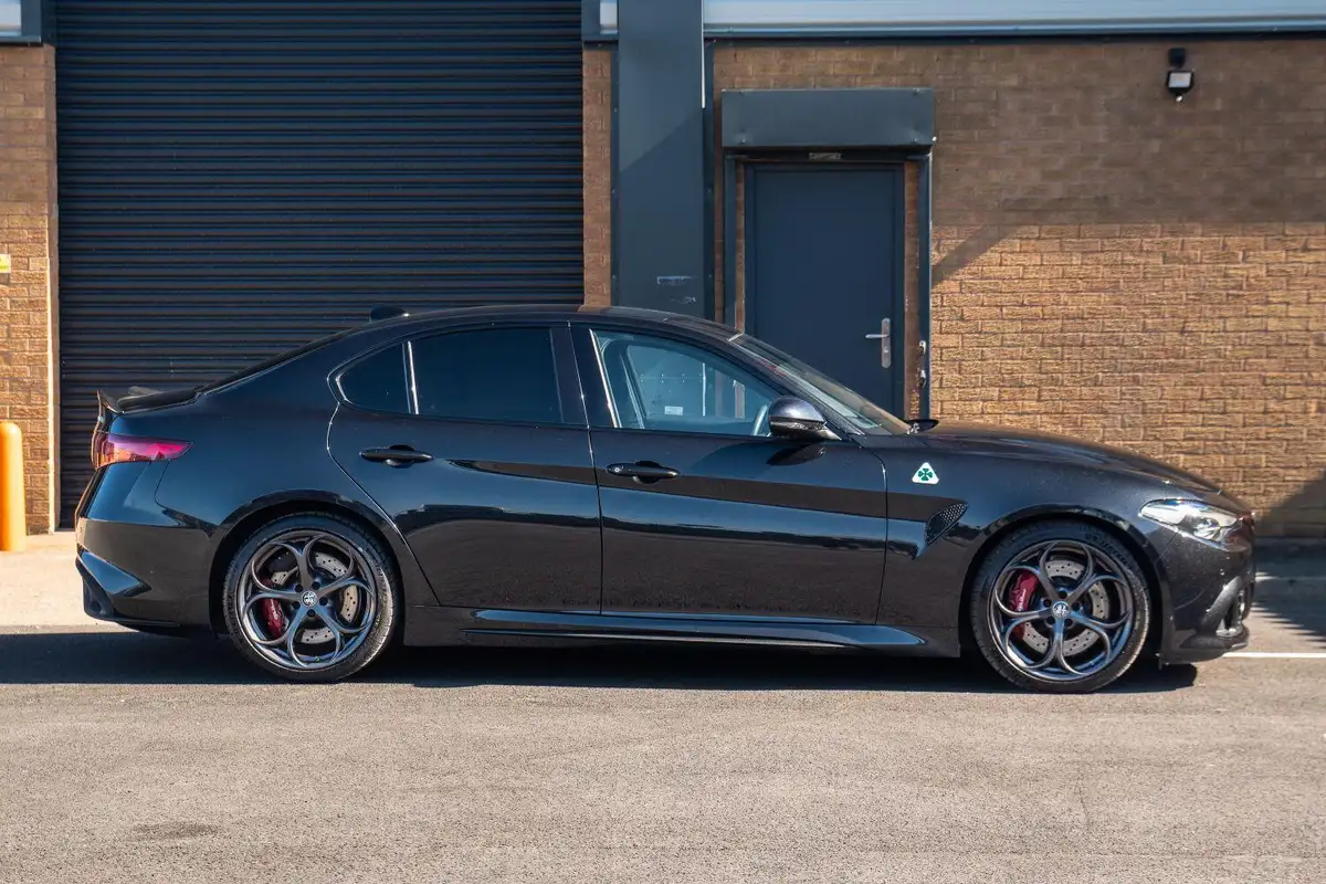 2020-alfa-romeo-giulia-29-biturbo-quadrifoglio-ss-big-6