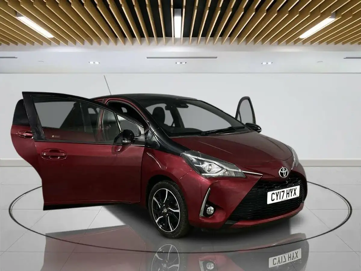 2017-toyota-yaris-15-vvt-i-red-bi-tone-1497cc-big-10