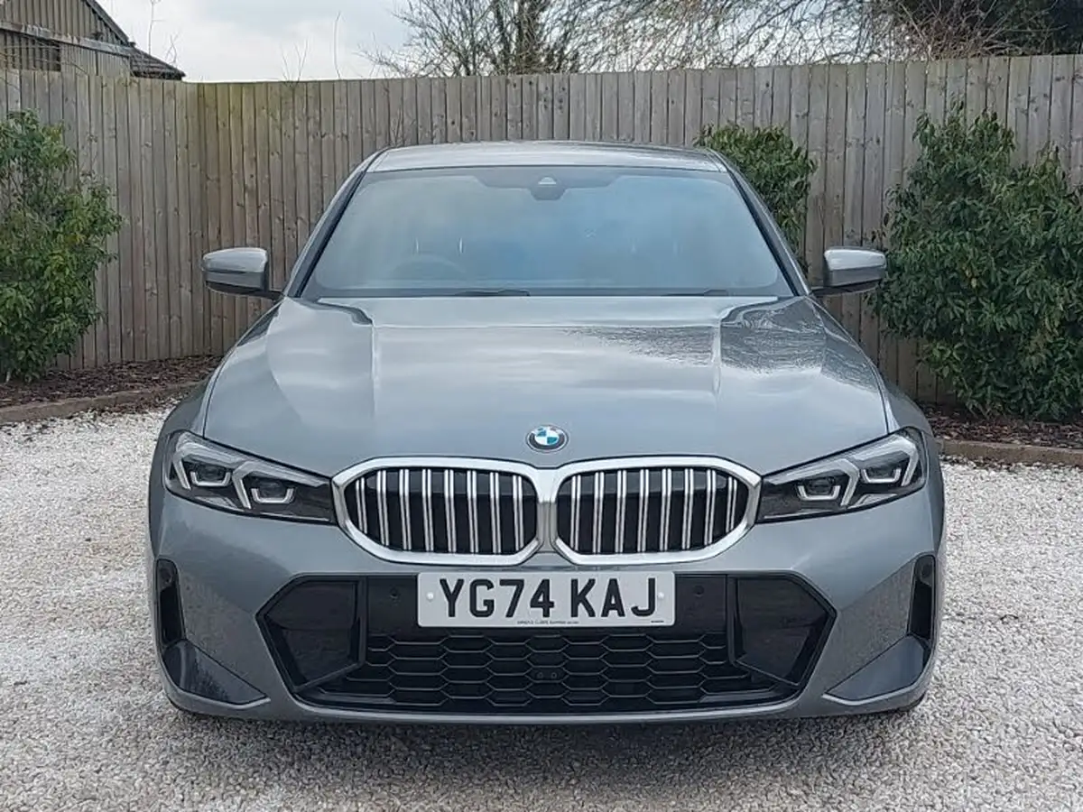 2024-bmw-3-series-20-320i-m-sport-saloon-4d-big-15
