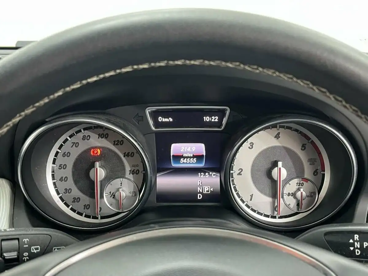 2017-mercedes-benz-gla-class-21d-gla-200d-sport-premiumss-7g-dct-big-25