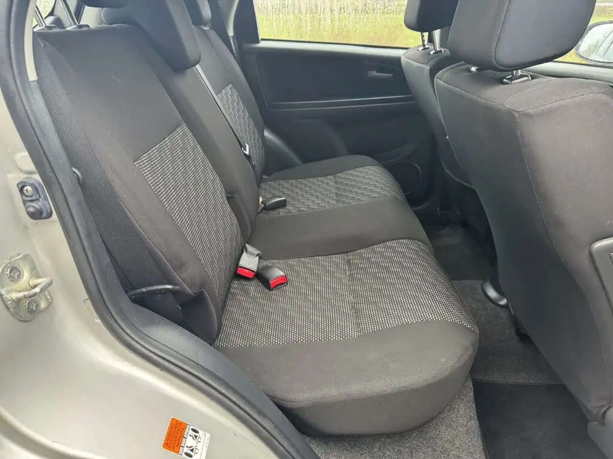 2008-suzuki-sx4-16-gl-big-21