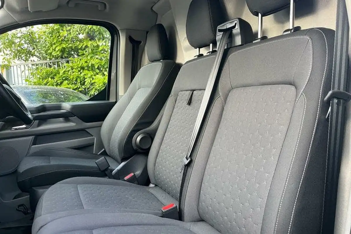 2024-ford-transit-custom-e-320-l1h1-limited-136ps-panel-van-big-10