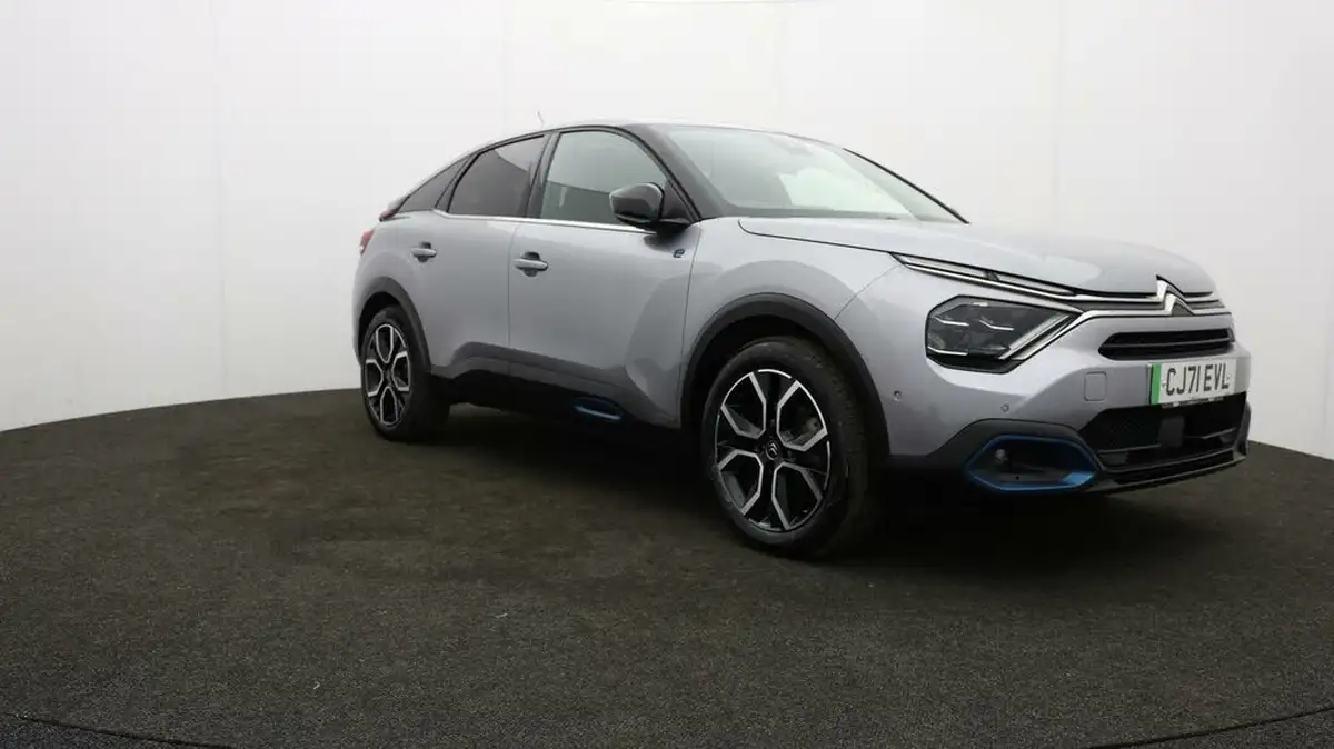2022-citroen-c4-e-shine-big-45