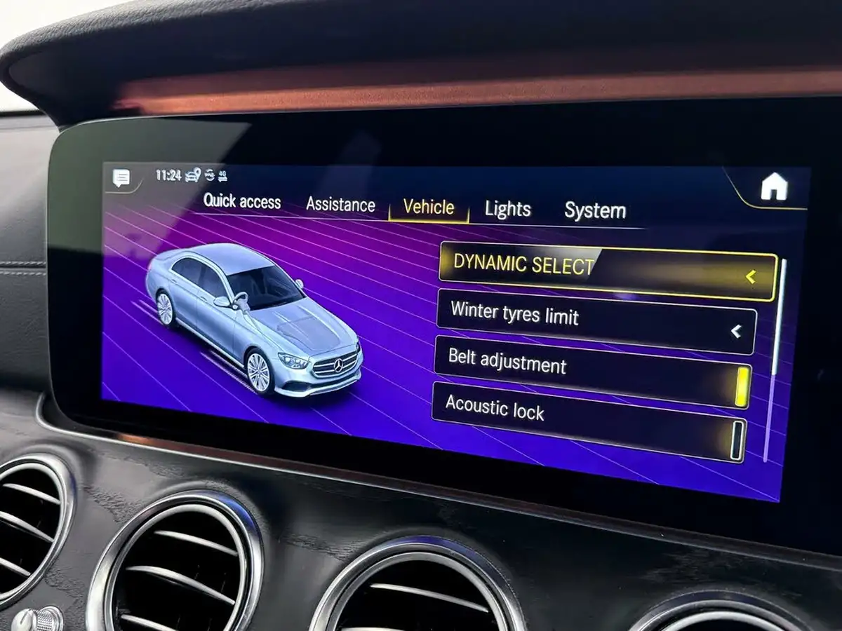 2020-mercedes-benz-e-class-20d-e300de-amg-line-eq-power-saloon-4d-big-55