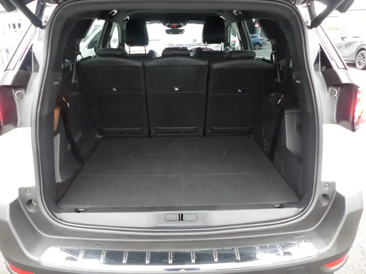 2021-peugeot-5008-suv-12-puretech-gt-premium-big-23