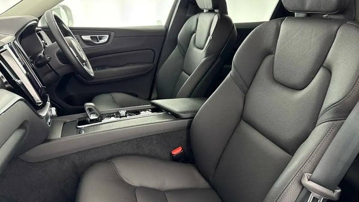 2021-volvo-xc60-20-b5-momentum-awd-big-39