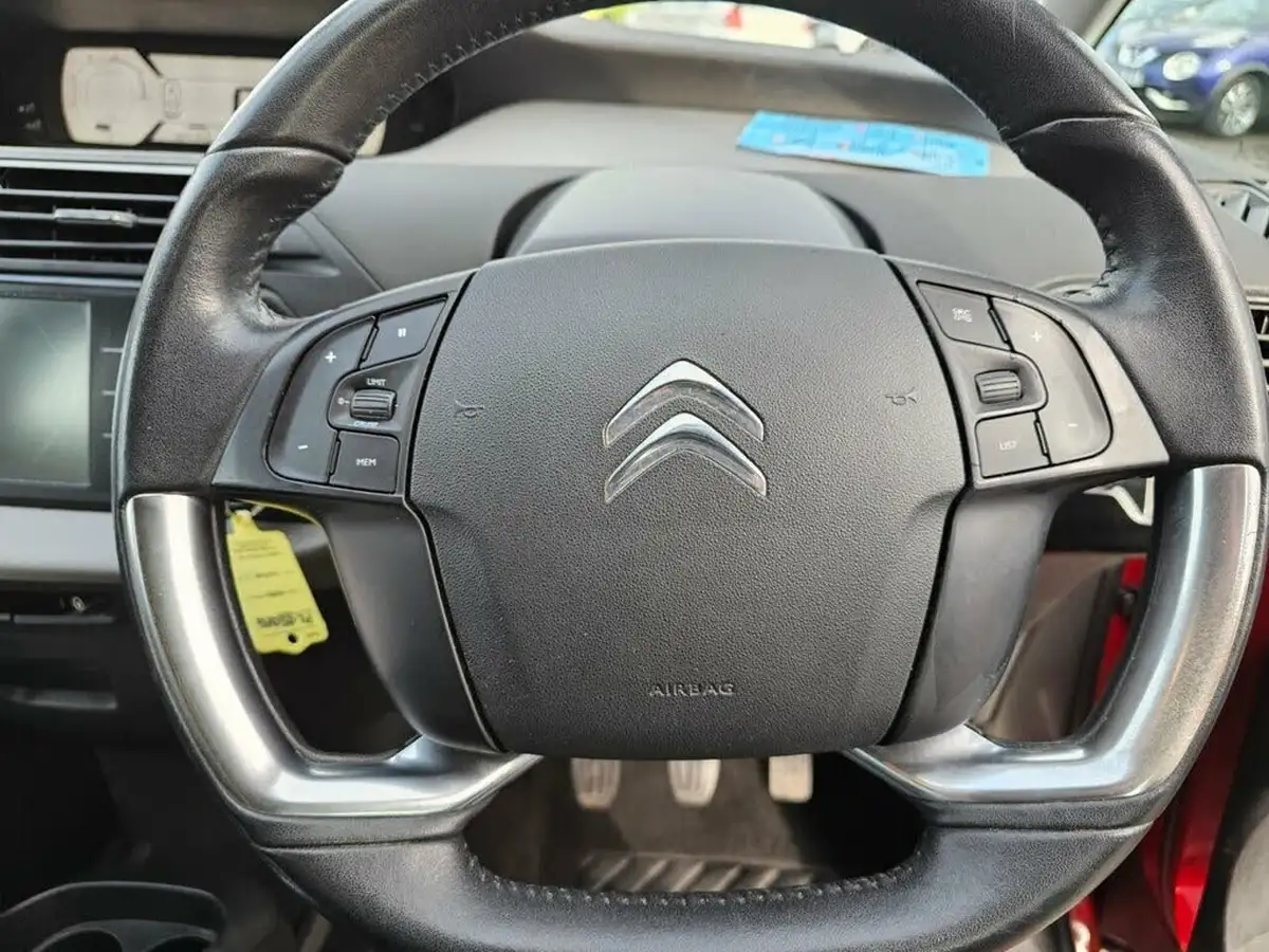 2015-citroen-grand-c4-picasso-16bluehdi-vtr-120ps-big-12