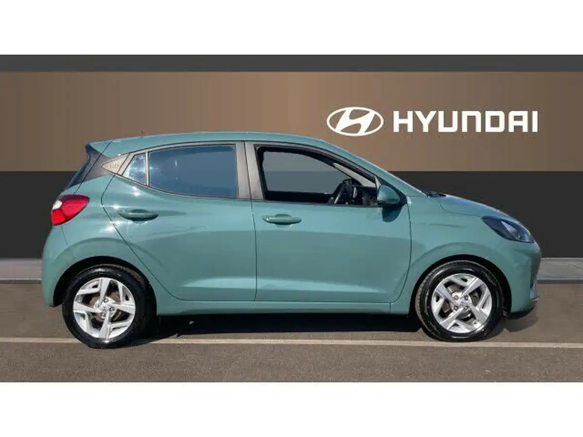 2021-hyundai-i10-10-se-connect-big-4