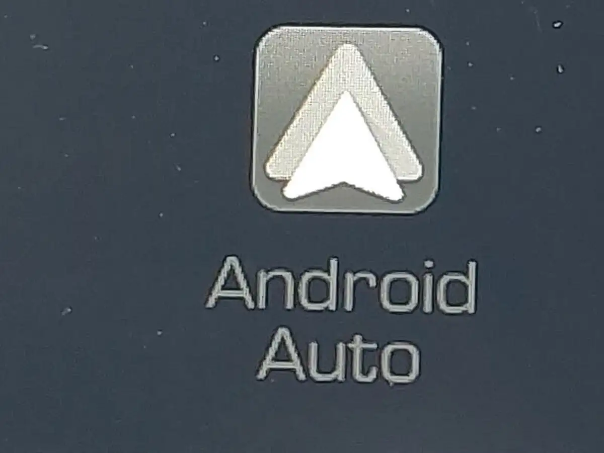 2019-hyundai-i10-10-play-big-12