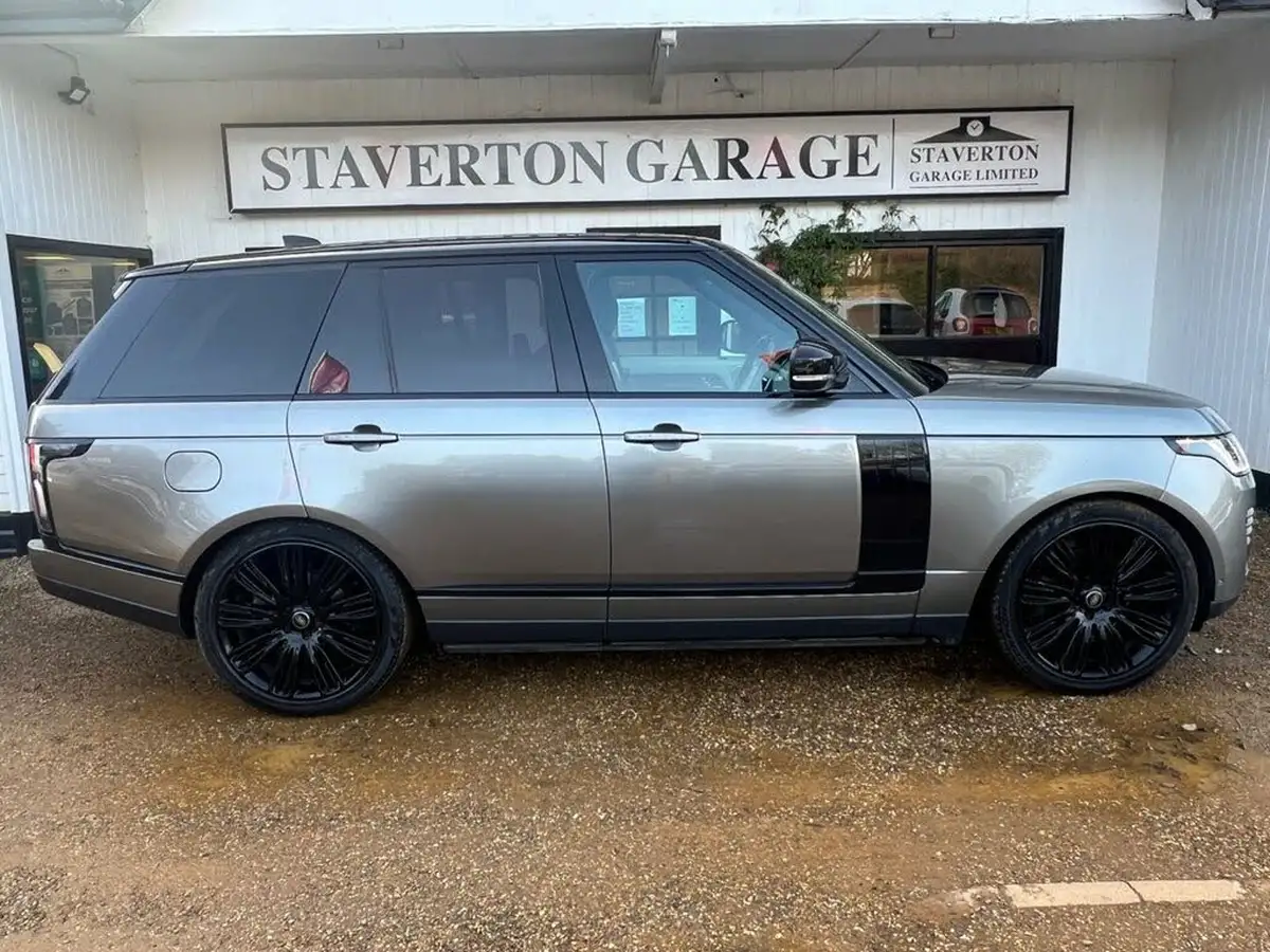 2018-land-rover-range-rover-30tdv6-autobiography-big-4