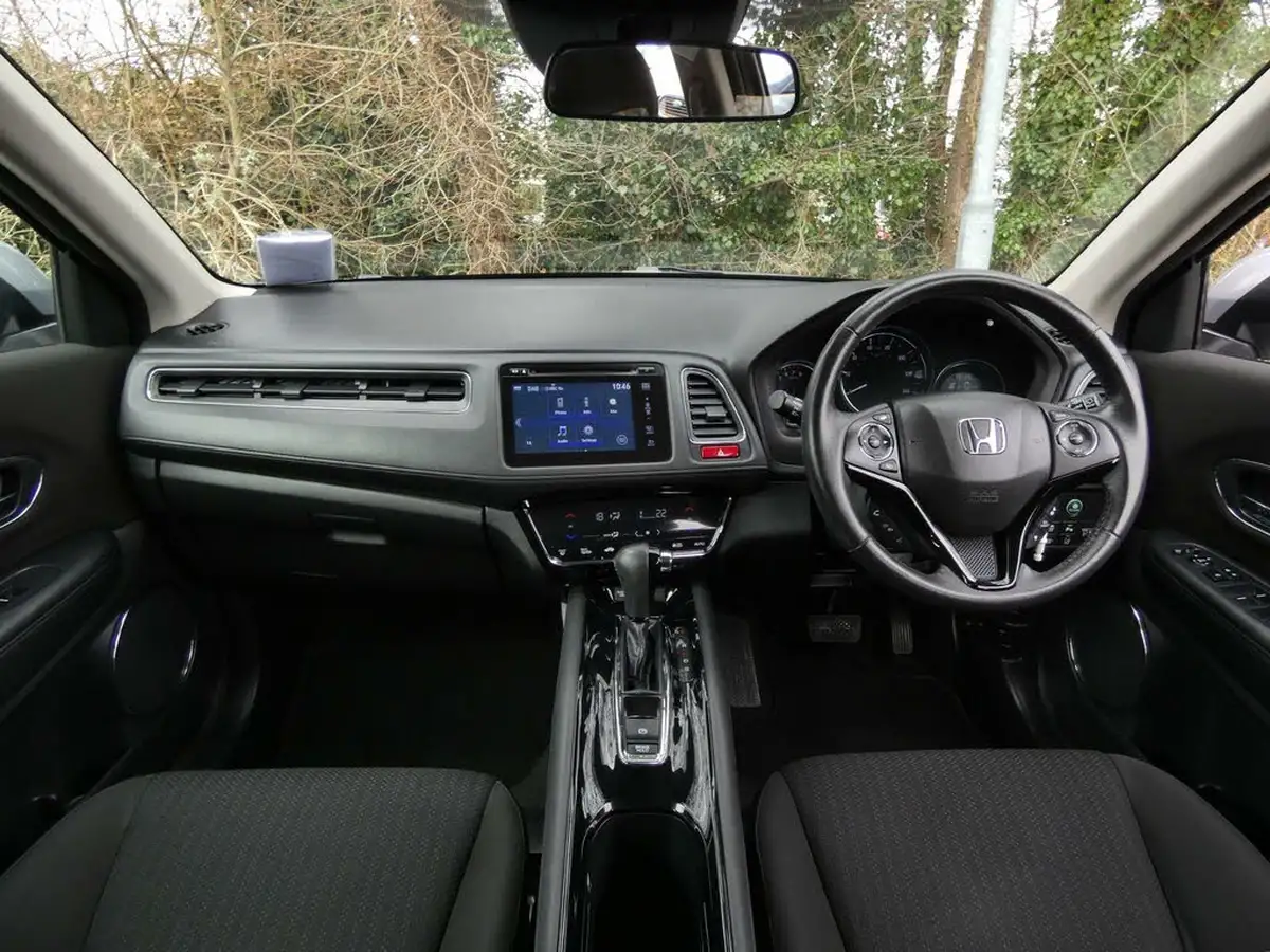 2018-honda-hr-v-15-i-vtec-se-cvt-big-15