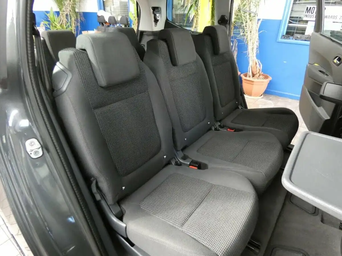 2014-peugeot-5008-16hdi-active-big-43