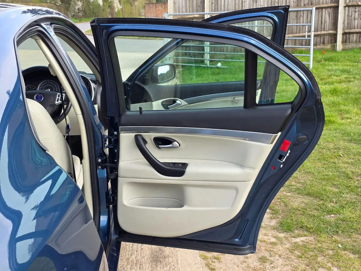 2007-saab-9-3-19td-vector-sport-150ps-saloon-4d-auto-big-39