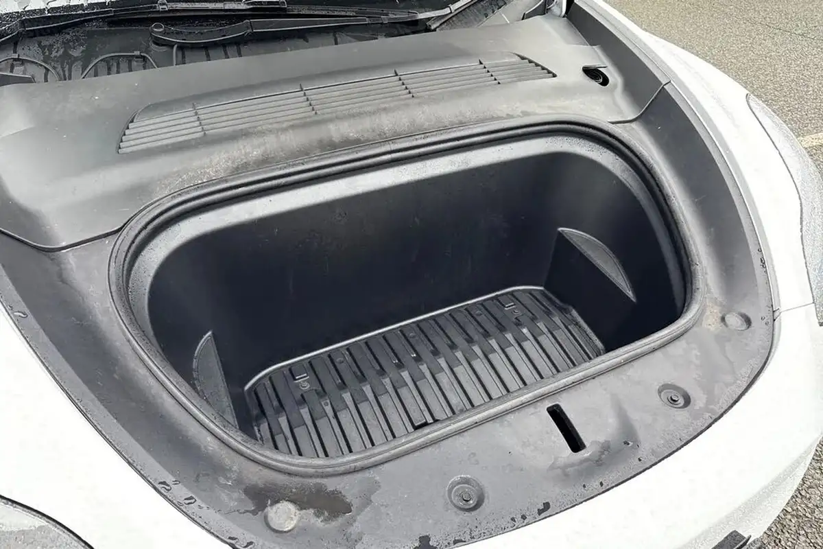 2023-tesla-model-y-e-performance-big-51