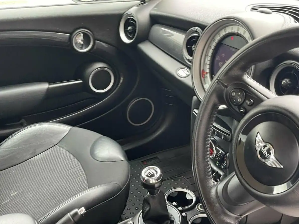 2012-mini-cooper-16-cooper-s-hatchback-3d-big-33
