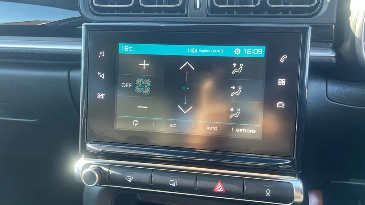 2018-citroen-c3-12-puretech-flair-82ps-big-29