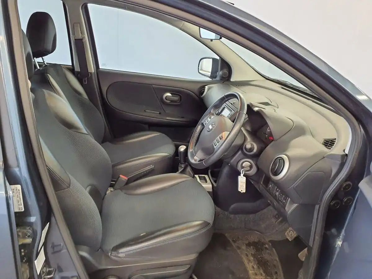 2013-nissan-note-15td-n-tec-big-9
