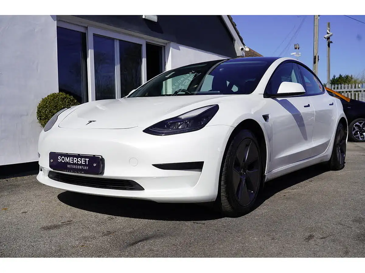 2020-tesla-model-3-e-standard-plus-big-1