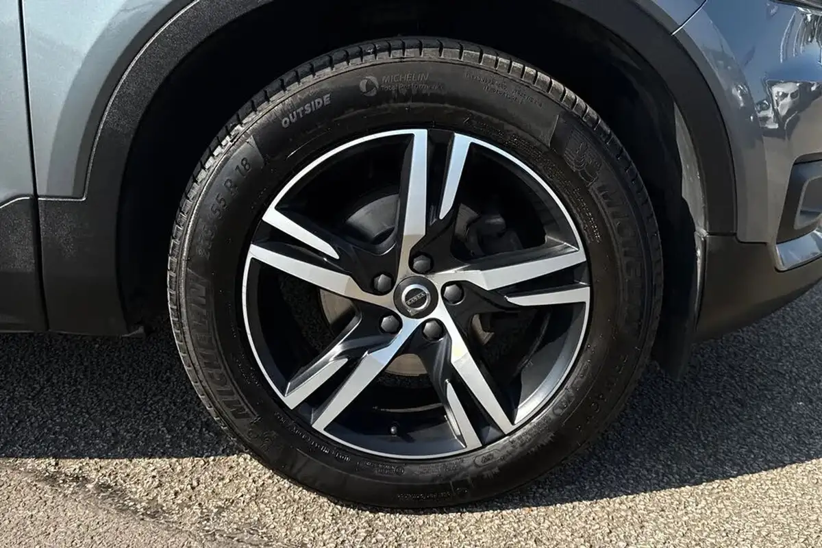 2019-volvo-xc40-15-t3-r-design-163bhp-big-8