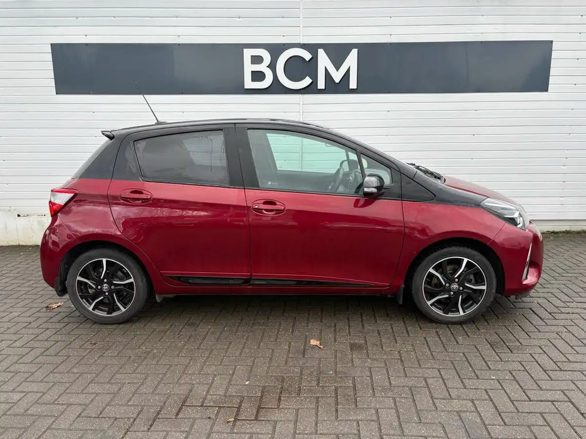 2018-toyota-yaris-15-vvt-i-red-bi-tone-1496cc-big-1
