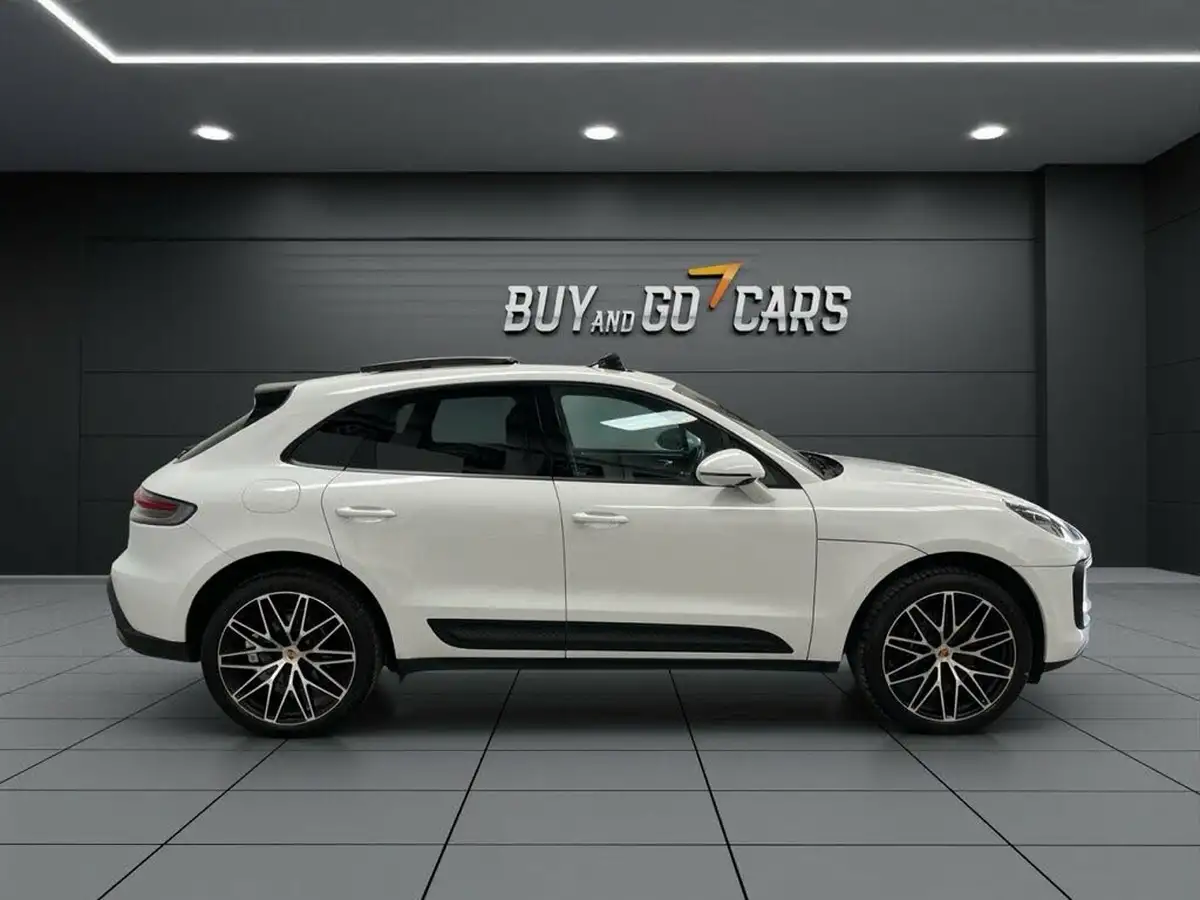 2022-porsche-macan-20-big-6