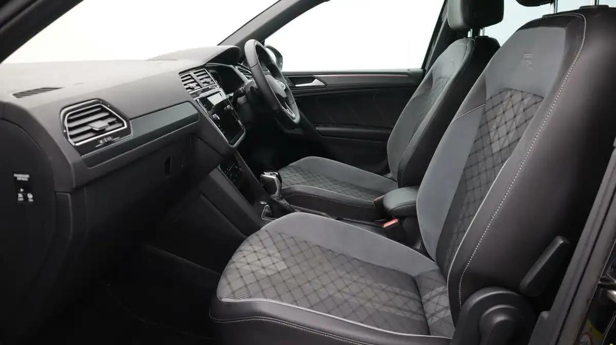 2021-volkswagen-tiguan-15-tsi-r-line-big-13