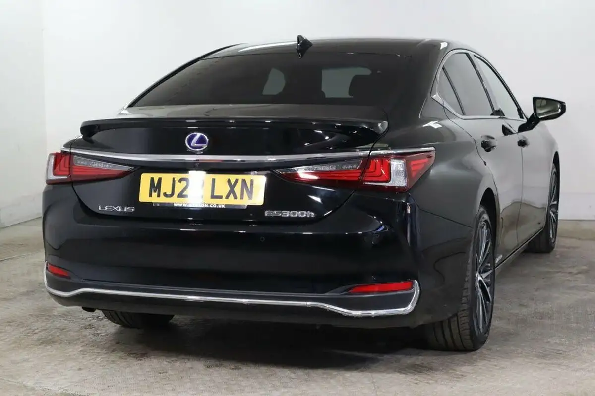 2022-lexus-es-300h-25-es-without-navigation-big-10