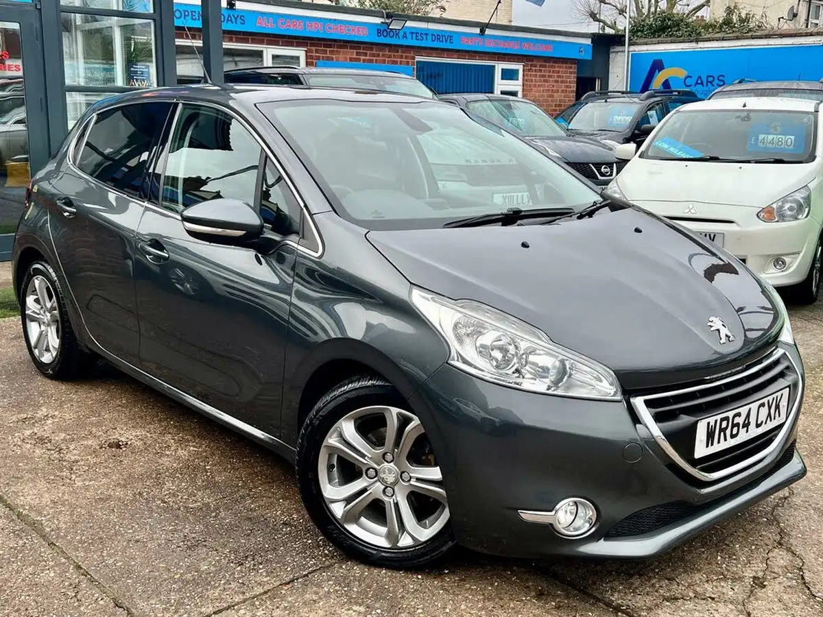2014-peugeot-208-16td-allure-5d-big-0