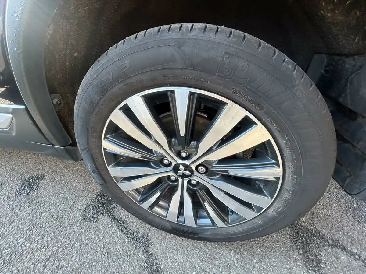 2019-mitsubishi-outlander-20-exceed-big-19