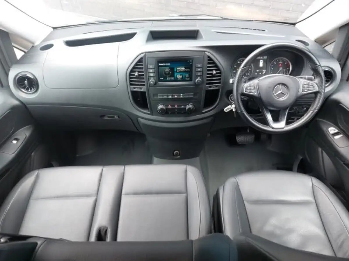 2021-mercedes-benz-vito-20cdi-114-tourer-pro-l3-big-2
