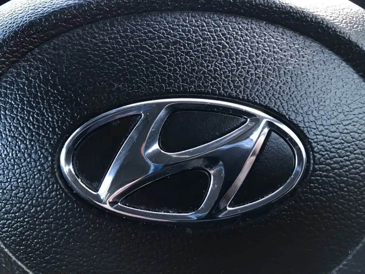 2022-hyundai-i20-10-t-gdi-se-connect-dct-big-24