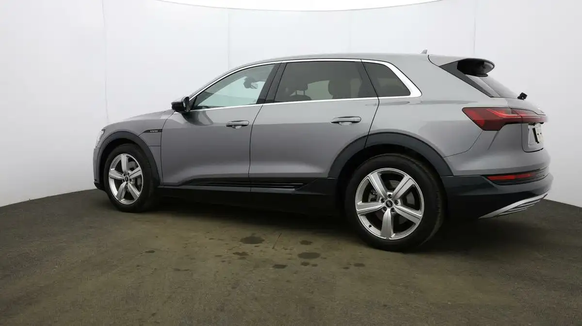 2021-audi-e-tron-50e-technik-station-wagon-big-59