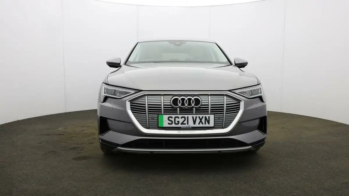 2021-audi-e-tron-50e-technik-station-wagon-big-35