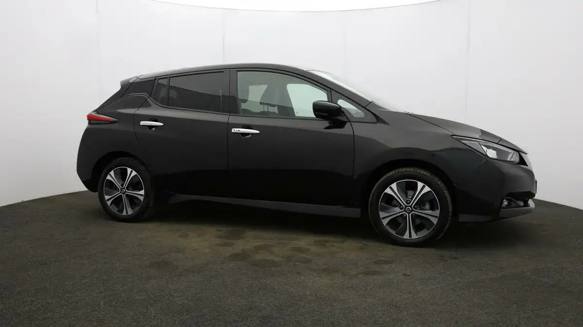 2021-nissan-leaf-e-e-tekna-big-48