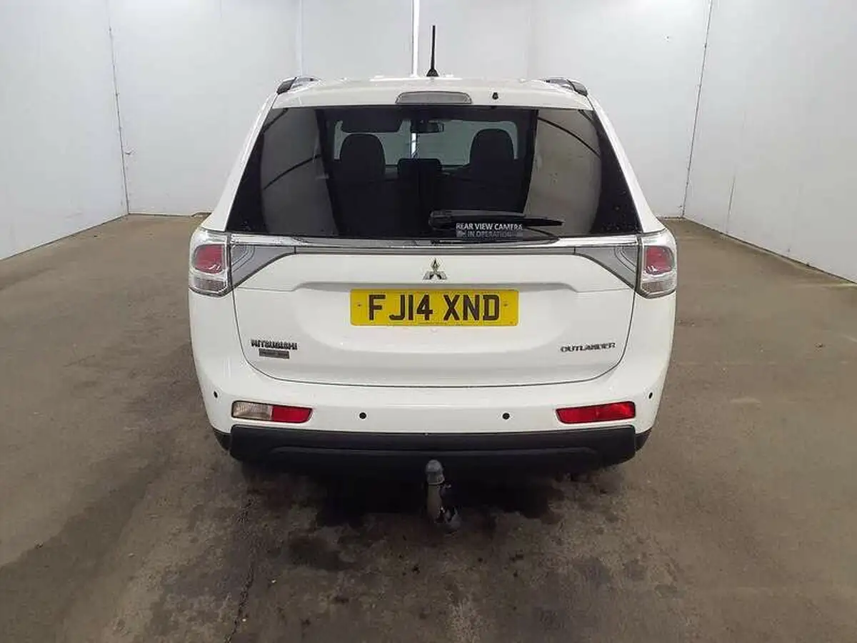 2014-mitsubishi-outlander-22di-d-gx3-7st-big-4